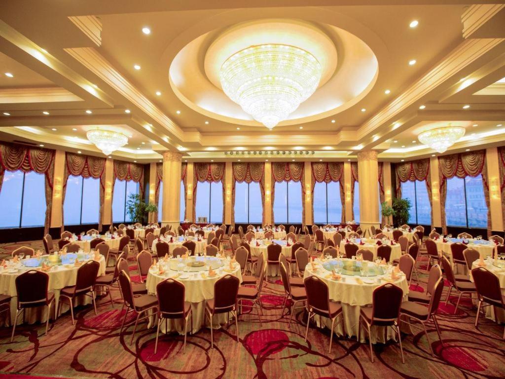 Yantai Golden Gulf Hotel Exterior foto